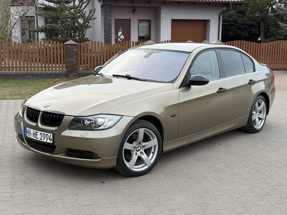 BMW E90 2.0 Xenon – jasny środek – świeżo sproadzone-stan bdb