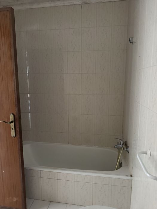 Apartamento T1 com garagem e arrumos em Aveiro perto do Glicinias