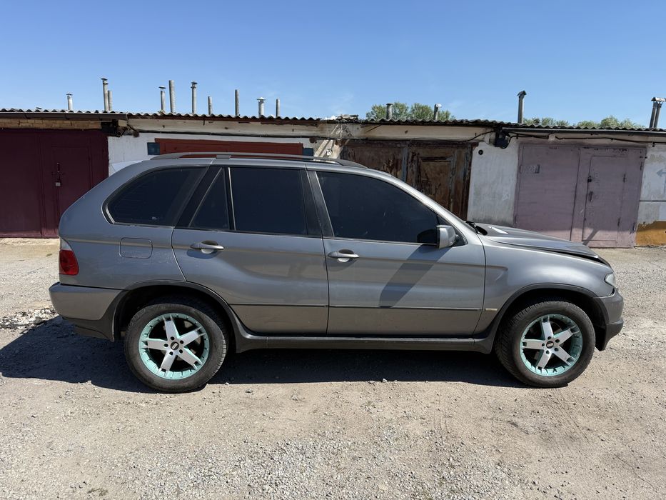 Продам BMW X5 E53
