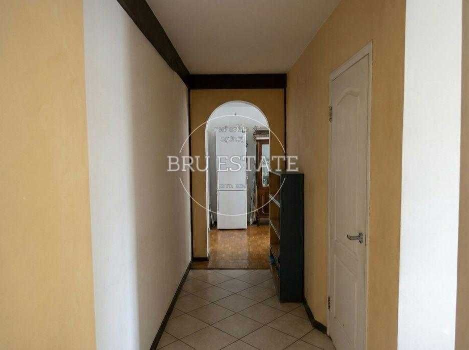 Продам 3 к квартиру  вул.Братиславська 36  м.Чернігівська