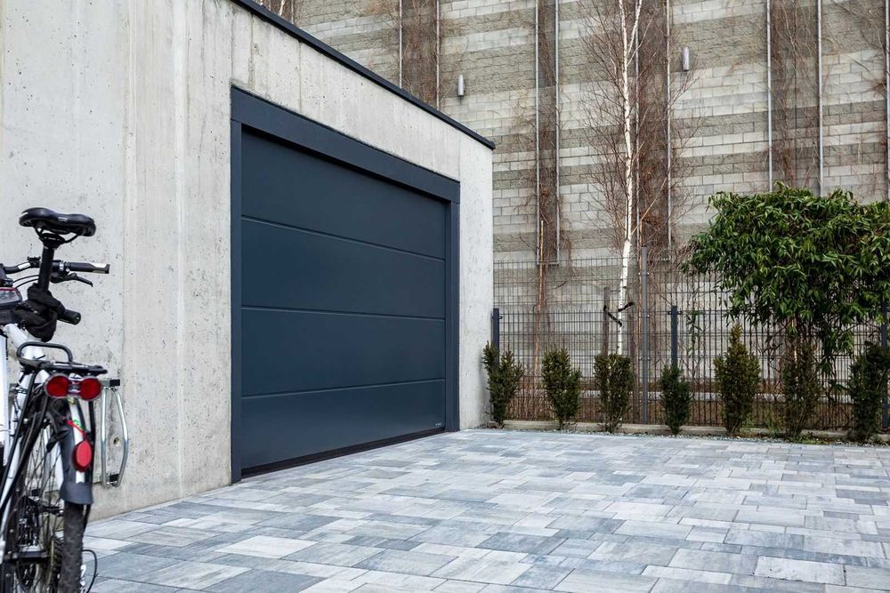 Brama garażowa segmentowa Bramy garażowe przemysłowe 2,1*2