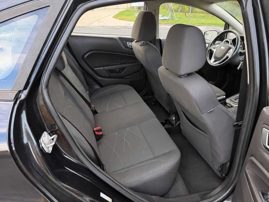 Ford Fiesta Titanium      2015