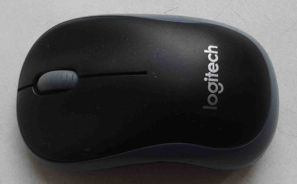 Беспроводная мышь Logitech M186 с адаптером