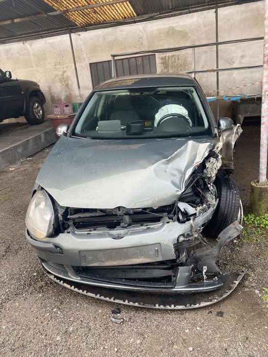 Golf 5 para vender as  peças ou inteiro, 1600 gasolina