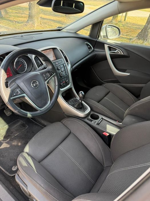 Opel Astra j*1.7diesel*2011r*
