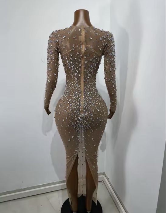 Beyonce kim kardashian zdobiona srebrna zlota sukienka naga siateczka