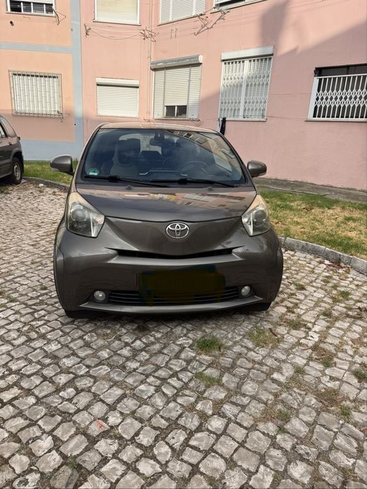 Vendo  toyota  -IQ 1.0   4 lugares