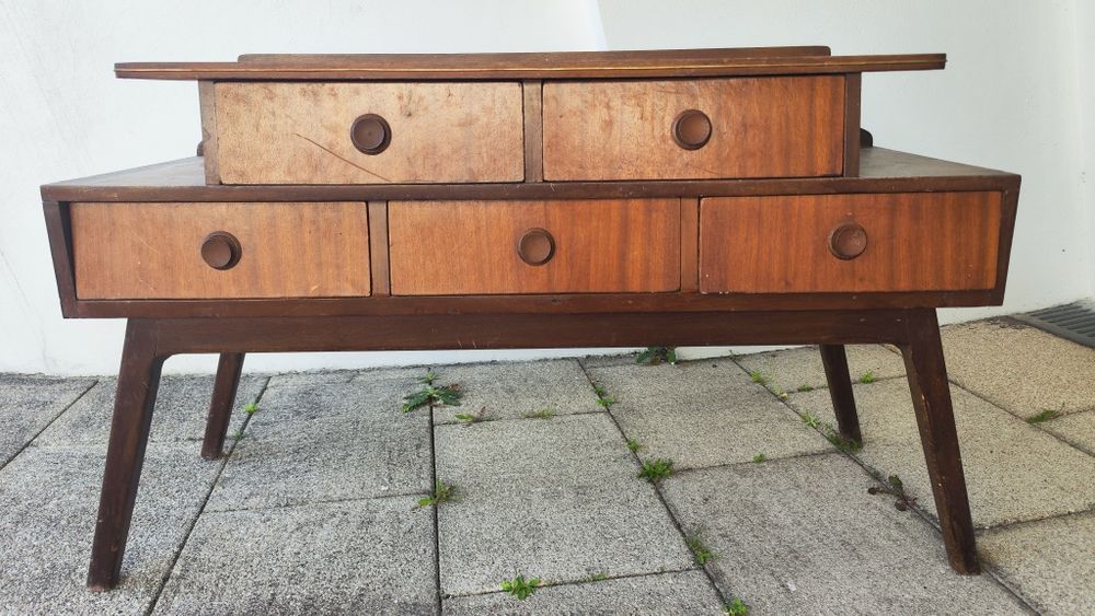 Móvel antigo para restauro