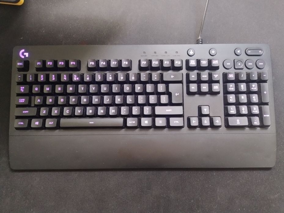 Klawiatura Gamingowa Logitech  G213 RGB 100%