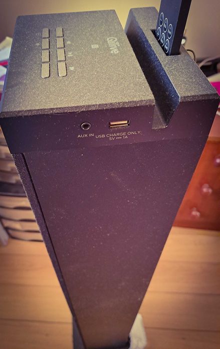 Coluna Qilive com Radio e Bluetooth