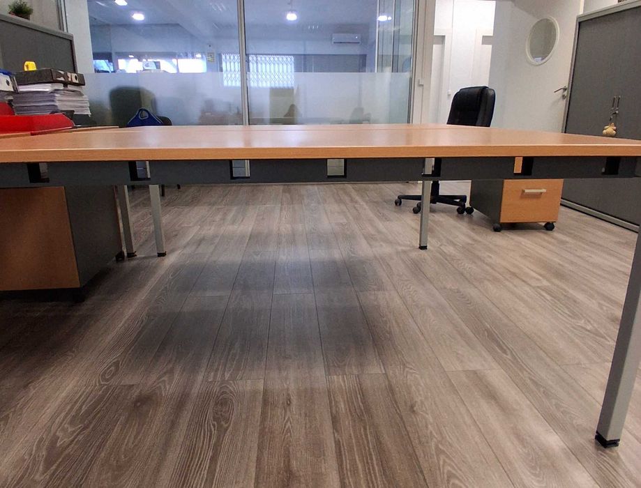 ID 76 - Vendo mesa secretária tipo madeira 2 tampo cada C160xL80xA72cm