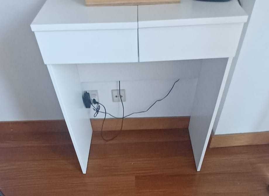 vendo toucador cor branca