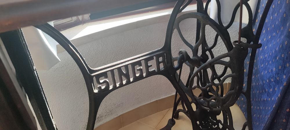 Máquina de costura SINGER anos 30 a funcionar