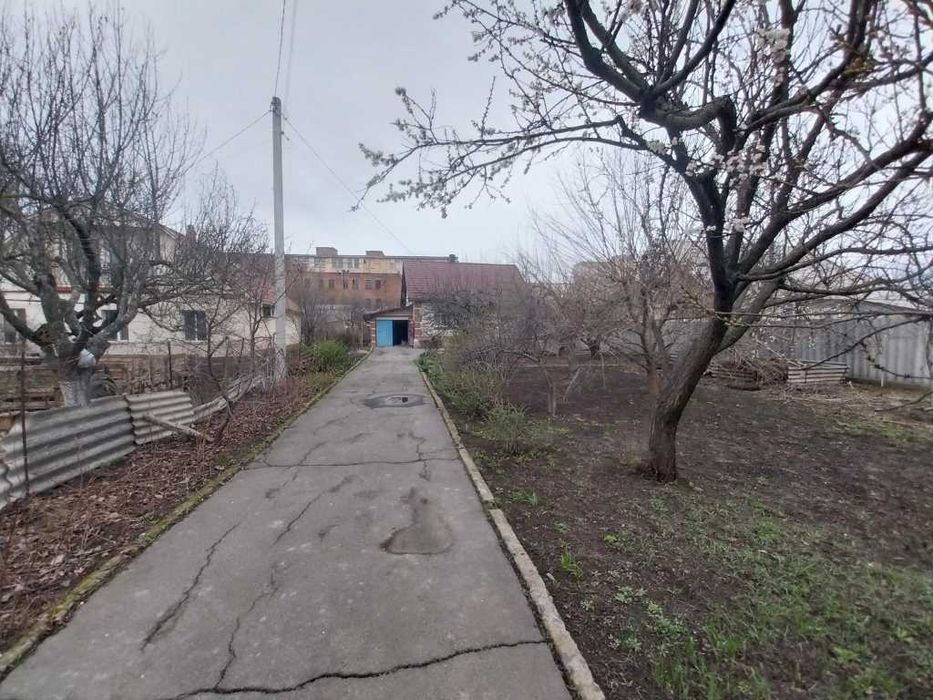 Окремий будинок у районі м'ясокомбінату. Цікава пропозиція під бізнес.