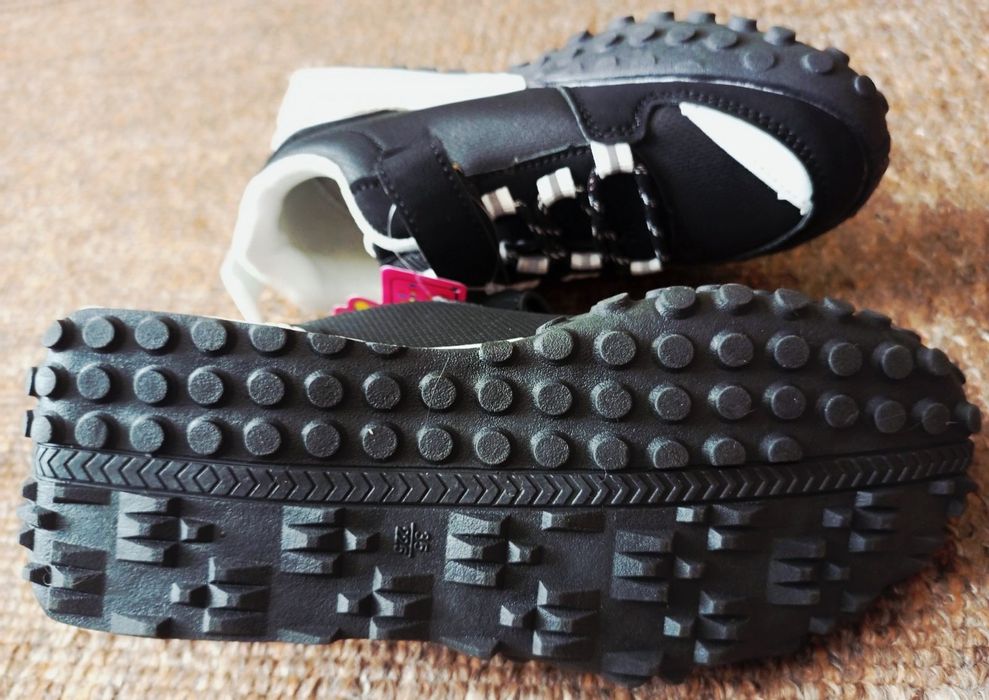 Продам дитячі кросівки