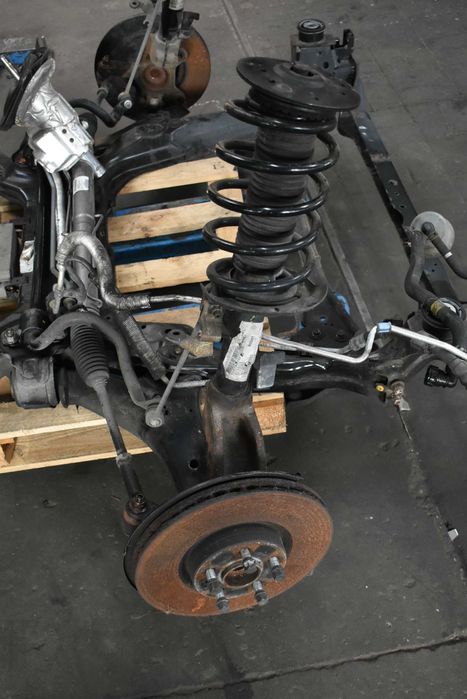 Volvo XC60 I lift 08-17 2.0D amortyzator zwrotnica prawa noga