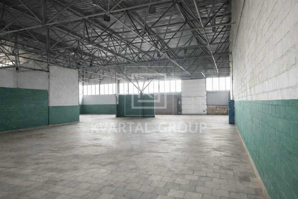 В продажу ВЕЛИКЕ комерційне приміщення