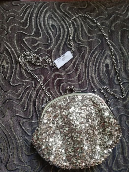 Вечерний золотистый клатч