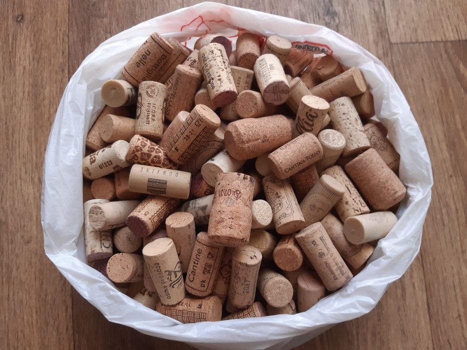 Продам винные пробки б/у