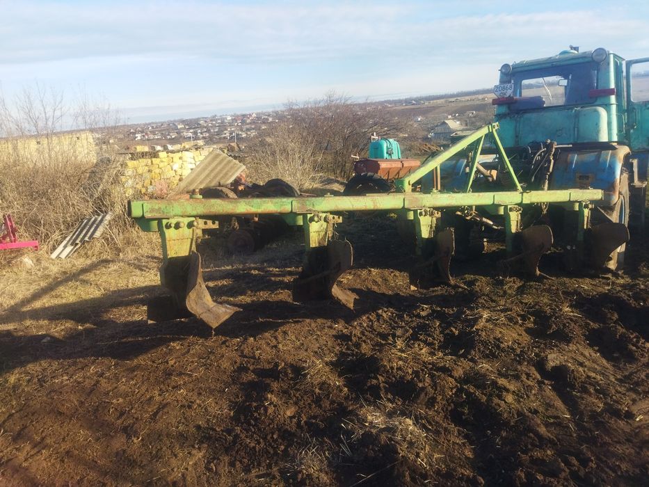 Продам плуг плн 5-35
