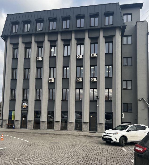 Продаж комерційного приміщення по вул. Коновальця