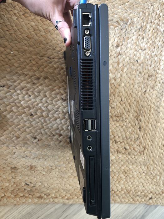 Laptop hp Microsoft Windows xp home edition 2002 procesor x86