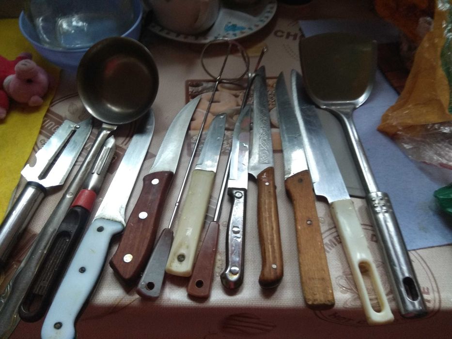 Ножи и другие принадлежности для кухни