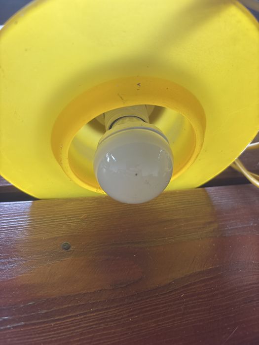 Lampa sufitowa żółta