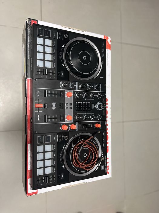 Controladora Hercules Dj Impulse 500 c/ knobs laranja