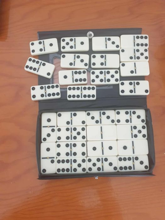 Jogo dominó antigo