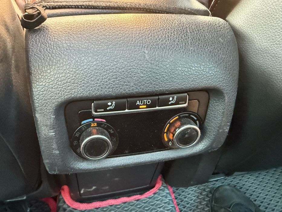 Seat Alhambra 2011 • 2.0 TDI • 7 місць