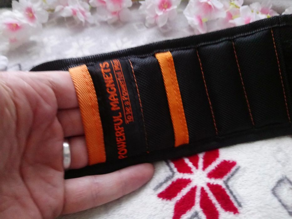 Opaska magnetyczna na nadgarstek