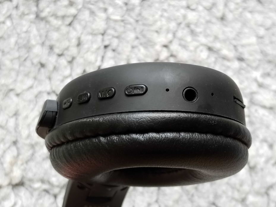 Słuchawki z Bluetooth, na kartę + radio