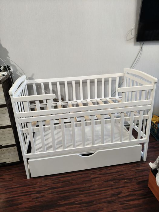 Дитяче ліжечко човник з шуфлядою