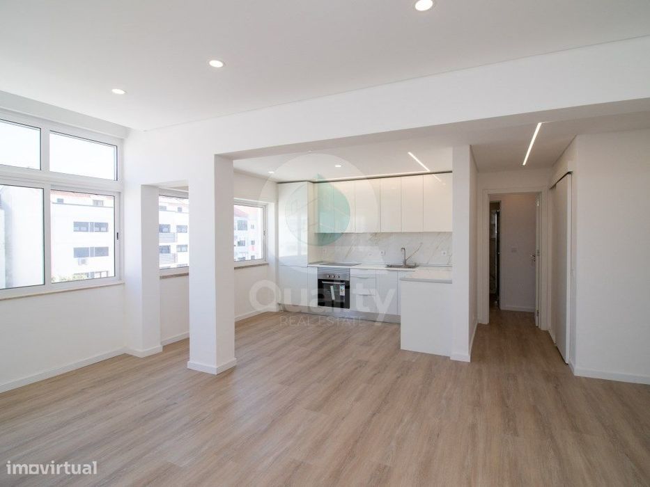 Apartamento T4 Totalmente Renovado - Verderena — Alto Do Seixalinho, Santo André E Verderena, Setúbal