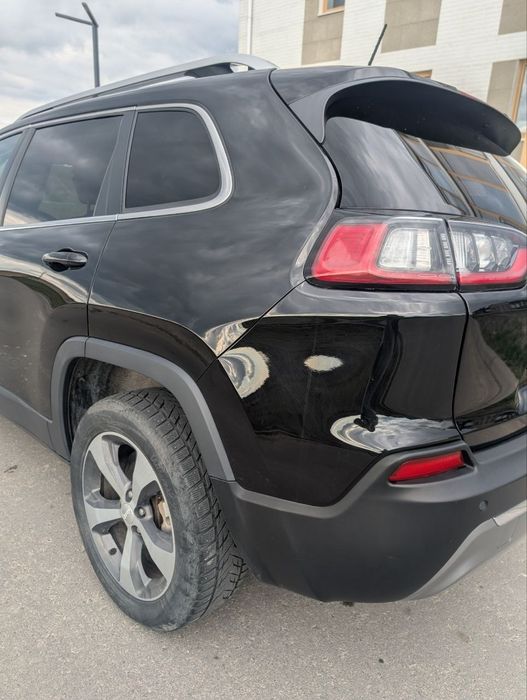 jeep cherokee 2,4 л  2019 р
