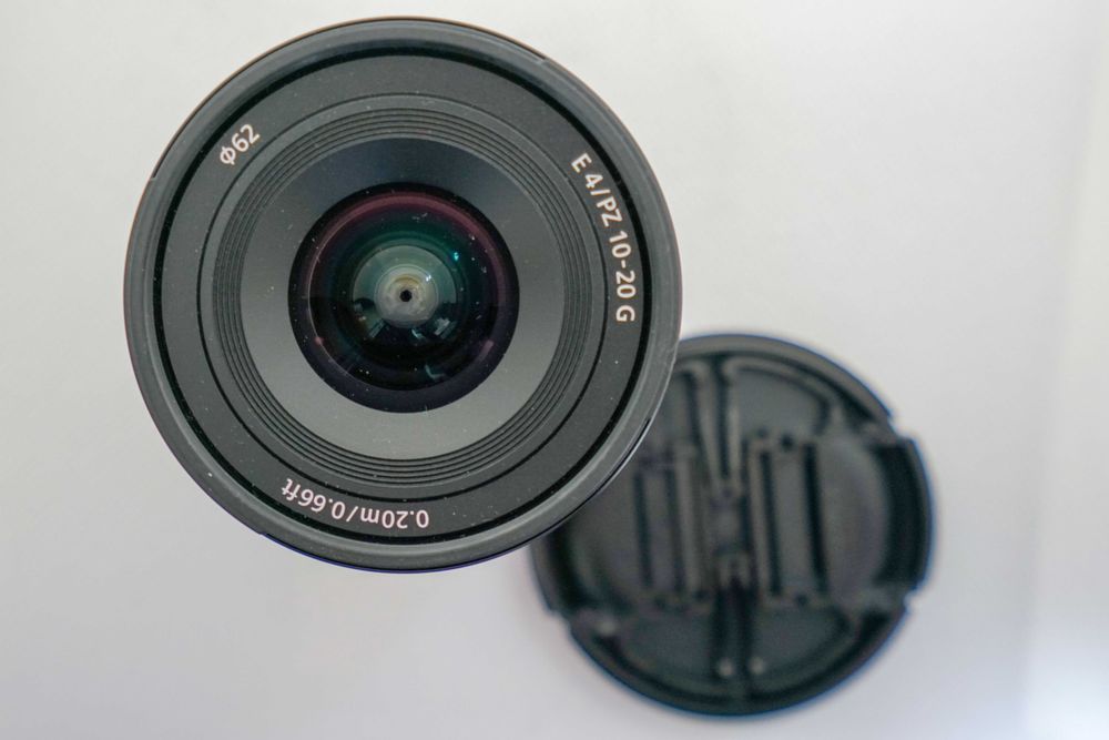 SONY E PZ 10-20 mm F4 G - lente aps-c com zoom motorizado