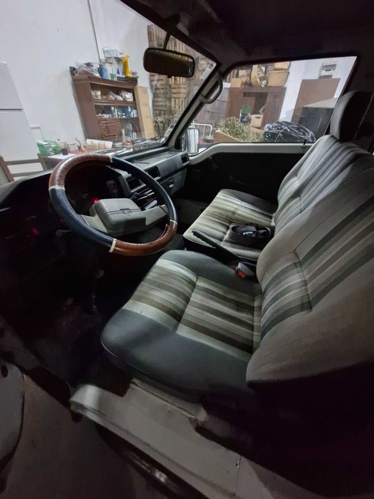 Mitsubishi L300, em bom estado