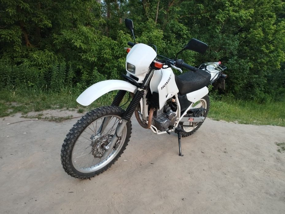 ЭхЭндуро  honda xl 250 Двигатель не кололся  весь обслужен.