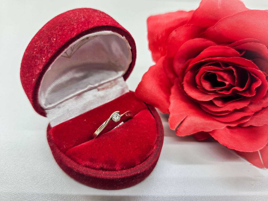 Złoty pierścionek 1,45/585