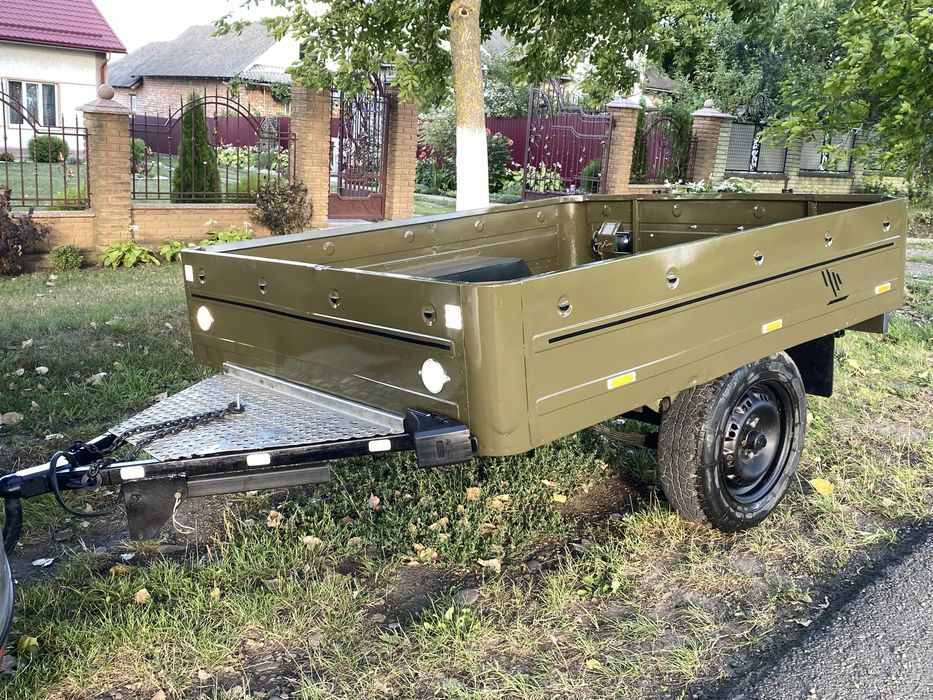 Прицеп автомобільний