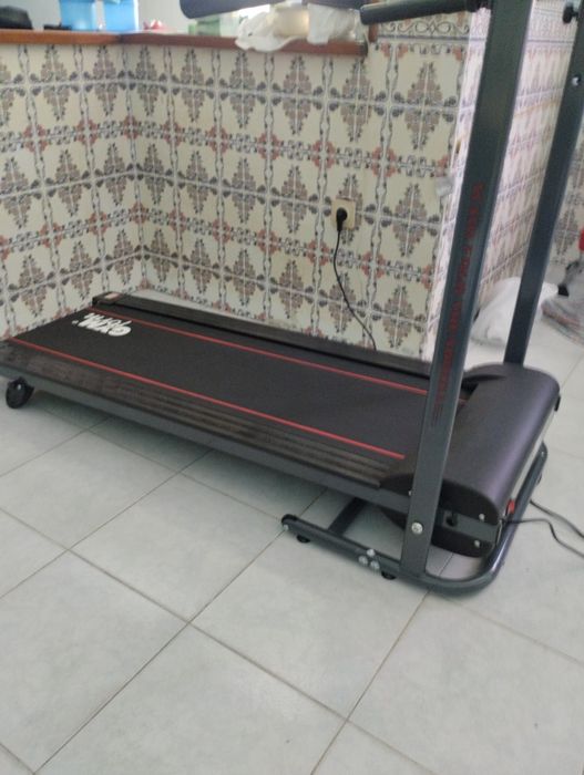 Passadeira nova  quase a estrriar
