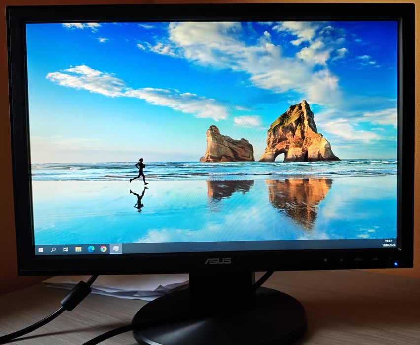 Monitor 19 cali ASUS VW193 1440x900