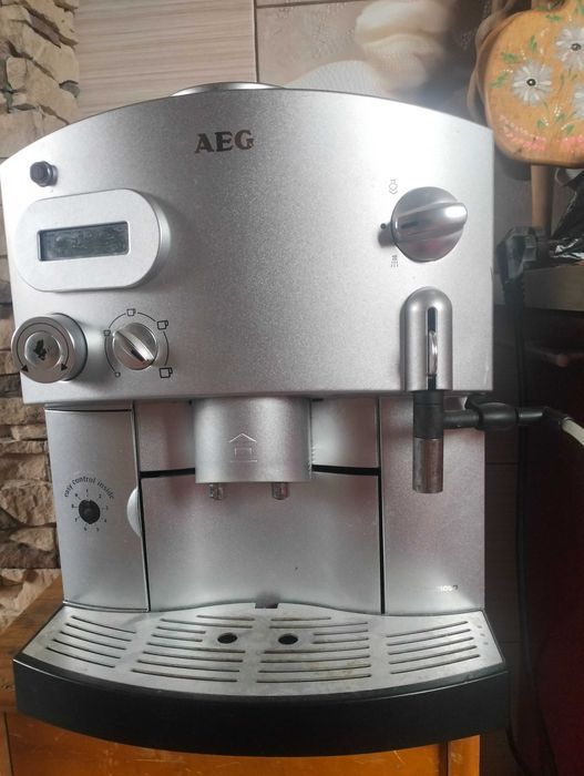 Продам кавовий апарат АЕG