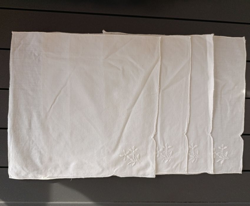 Conjunto de 4 panos bordados