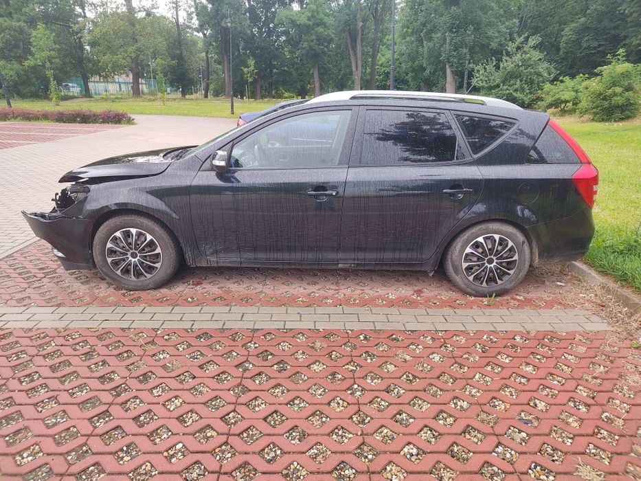 Kia po kolizji pali jeździ - benzyna+lpg