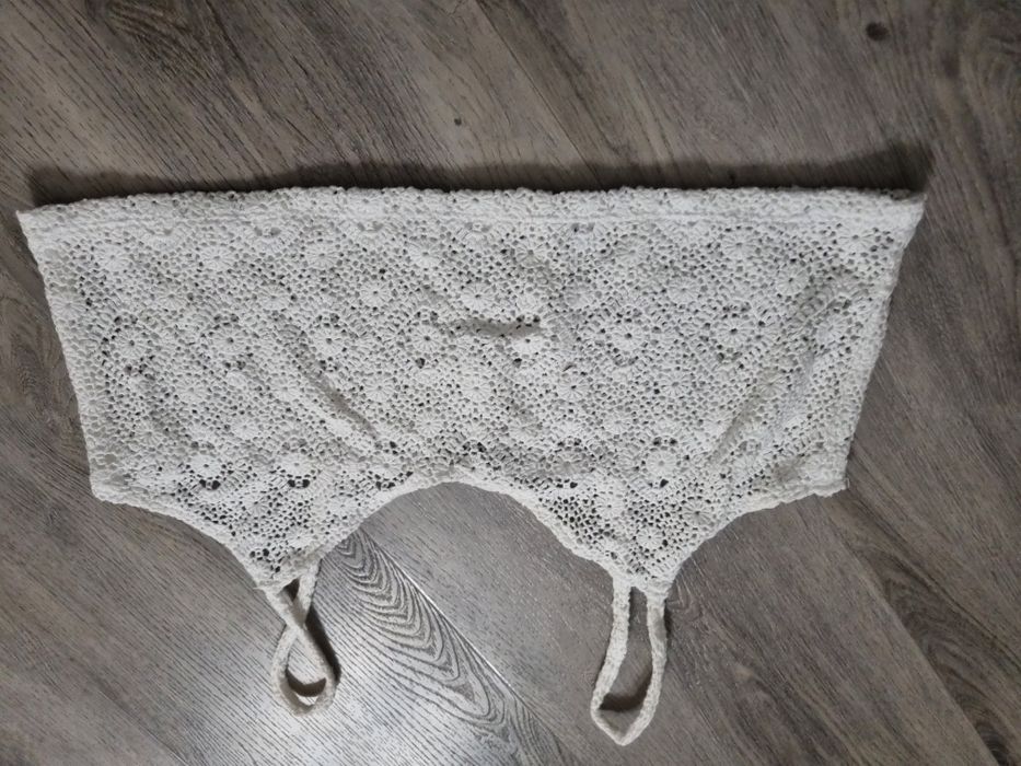 Biały top Pull&bear 36