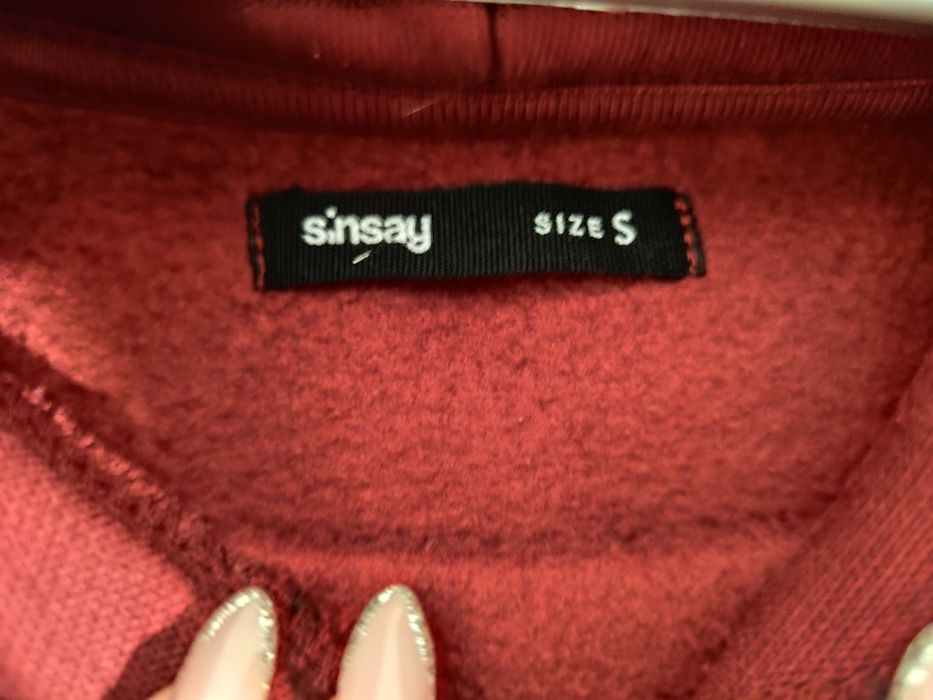 Bluza w rozmiarze S z Sinsay w kolorze bordowym z napisem