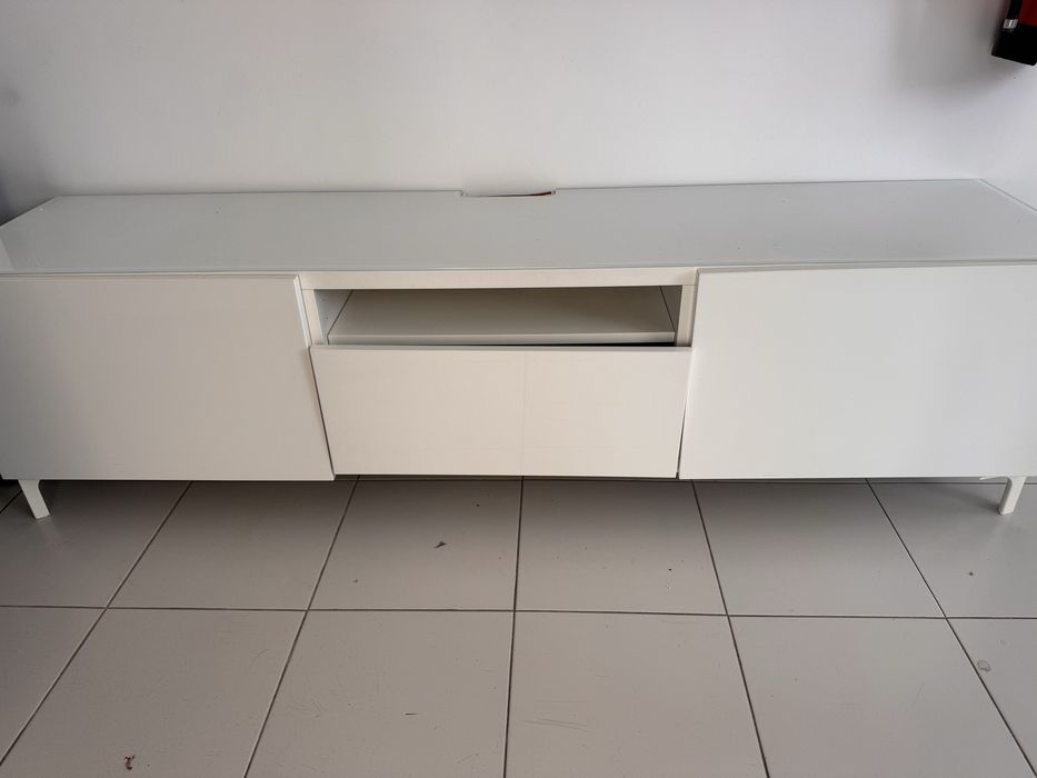 Movel ikea brancom com vidro, marcas de uso