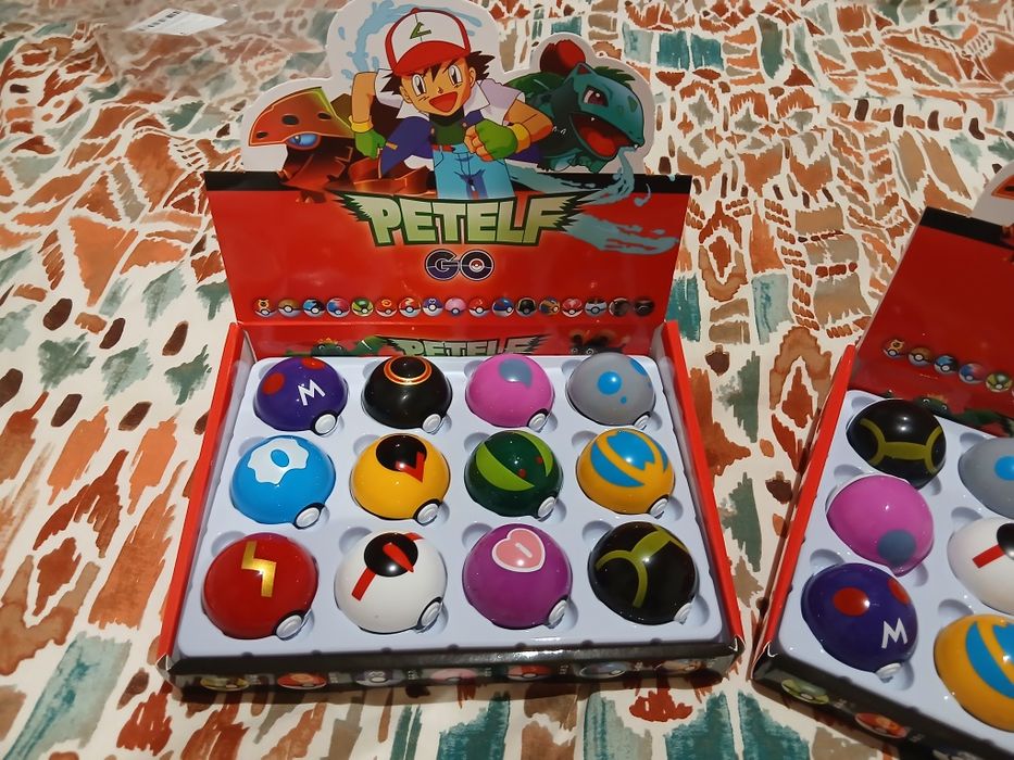 2 caixas pokebolas